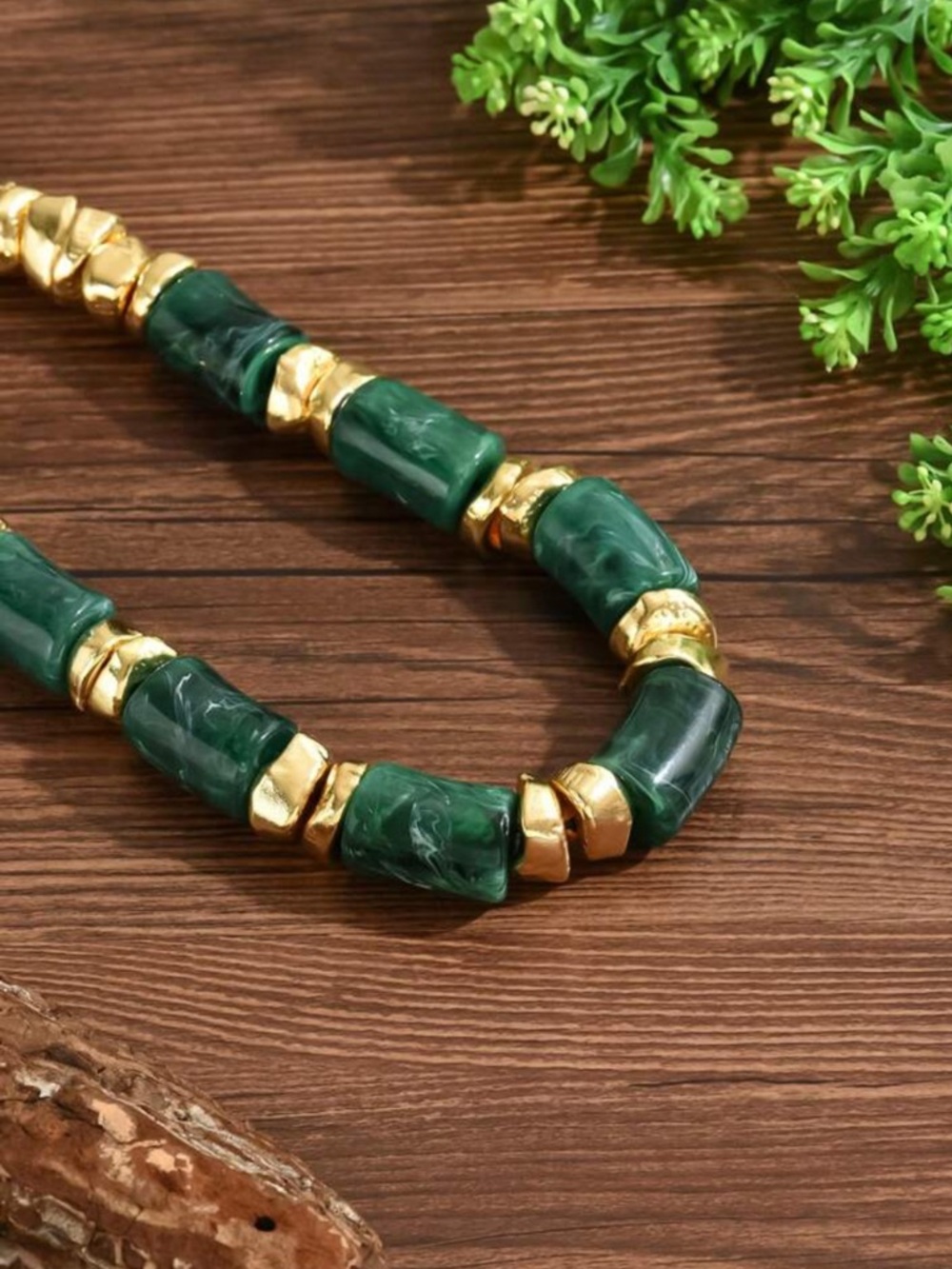 New Gold & Emerald Chunky Beaded Statement Necklace - Women Jewelry - Picture 4 of 9